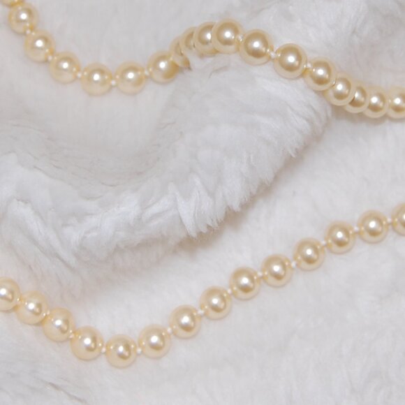 NWOT Vintage 1999 Monet Mother of Pearl Necklace, 31" Long - Picture 7 of 12